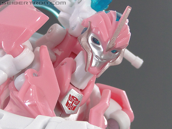 Transformers Prime: First Edition Arcee (NYCC) (Image #92 of 127)
