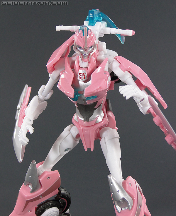 Transformers Prime: First Edition Arcee (NYCC) (Image #94 of 127)
