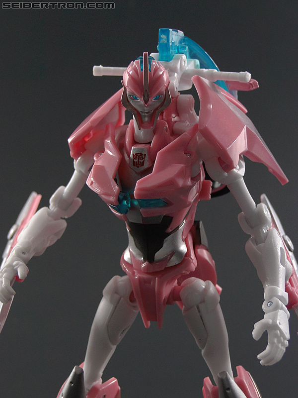 Transformers Prime: First Edition Arcee (NYCC) (Image #99 of 127)