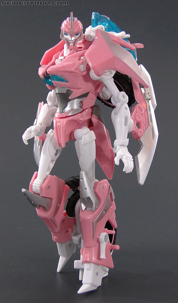 Transformers Prime: First Edition Arcee (NYCC) (Image #106 of 127)