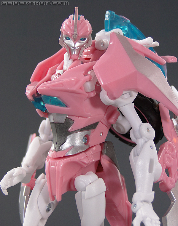 Transformers Prime: First Edition Arcee (NYCC) (Image #107 of 127)