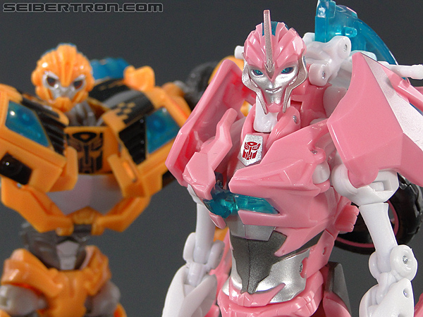Transformers Prime: First Edition Arcee (NYCC) (Image #113 of 127)