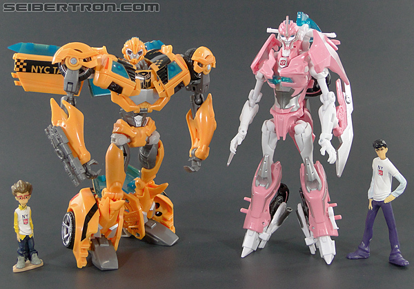 Transformers Prime: First Edition Arcee (NYCC) (Image #115 of 127)