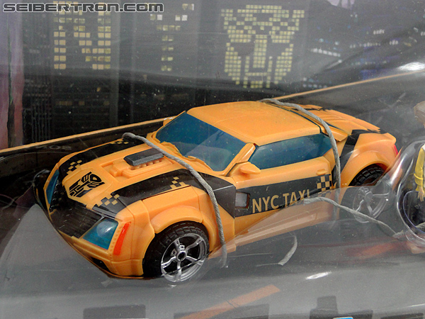 Transformers Prime: First Edition Bumblebee (NYCC) (Image #7 of 185)