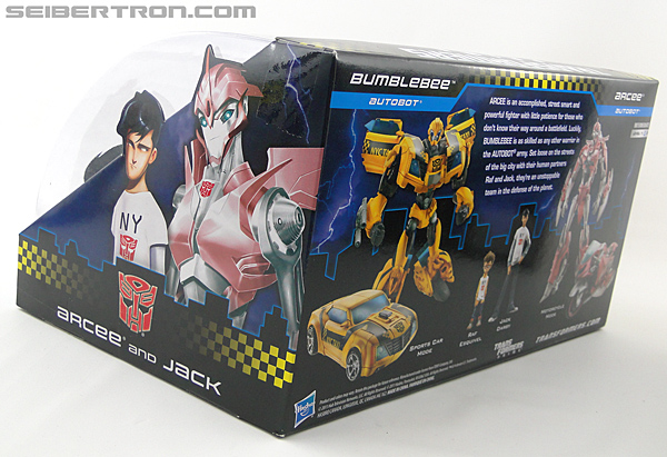 Transformers Prime: First Edition Bumblebee (NYCC) (Image #22 of 185)