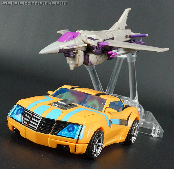 Transformers Prime: Robots In Disguise Bumblebee (Entertainment Pack) (Image #26 of 94)