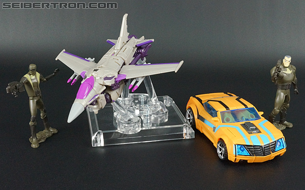Transformers Prime: Robots In Disguise Bumblebee (Entertainment Pack) (Image #27 of 94)
