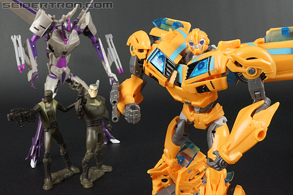 Transformers Prime: Robots In Disguise Bumblebee (Entertainment Pack) (Image #83 of 94)