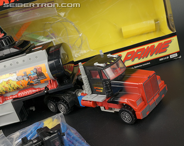 Transformers Generation 2 Laser Optimus Prime (Battle Convoy) (Image #98 of 123)