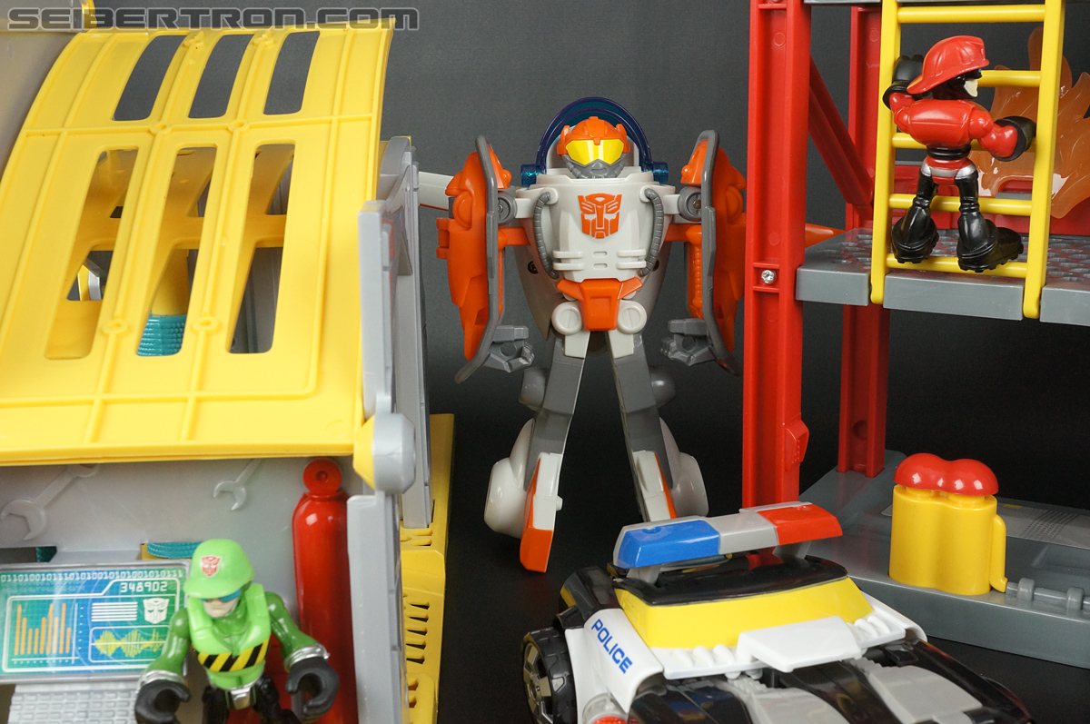 Transformers Rescue Bots Bumblebee Rescue Garage (Image #70 of 80)