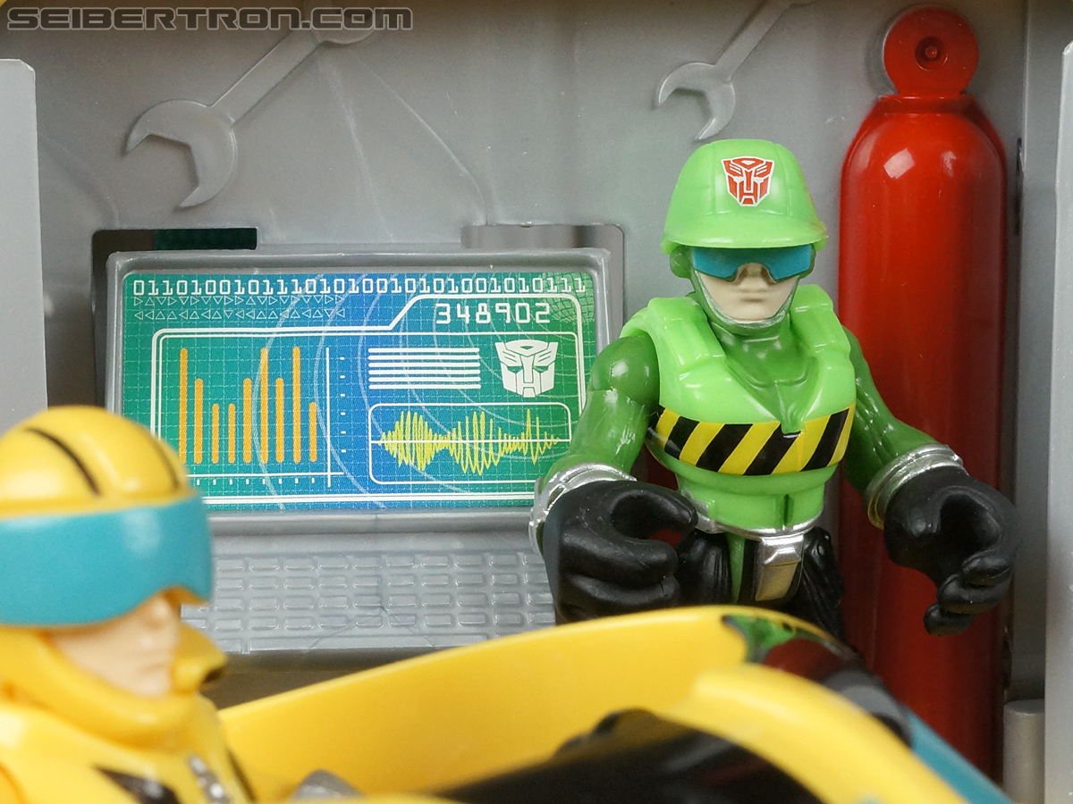 Transformers Rescue Bots Bumblebee Rescue Garage (Image #74 of 80)