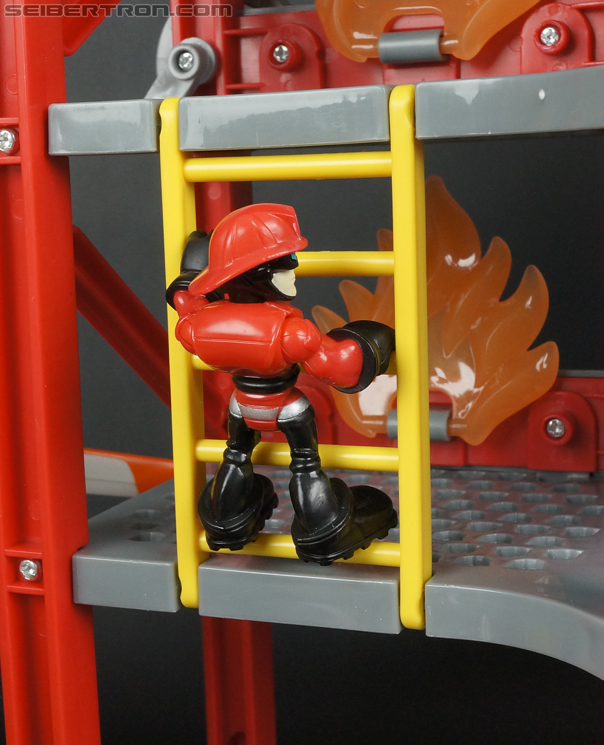 Transformers Rescue Bots Cody Burns &amp; Rescue Hose (Image #77 of 77)