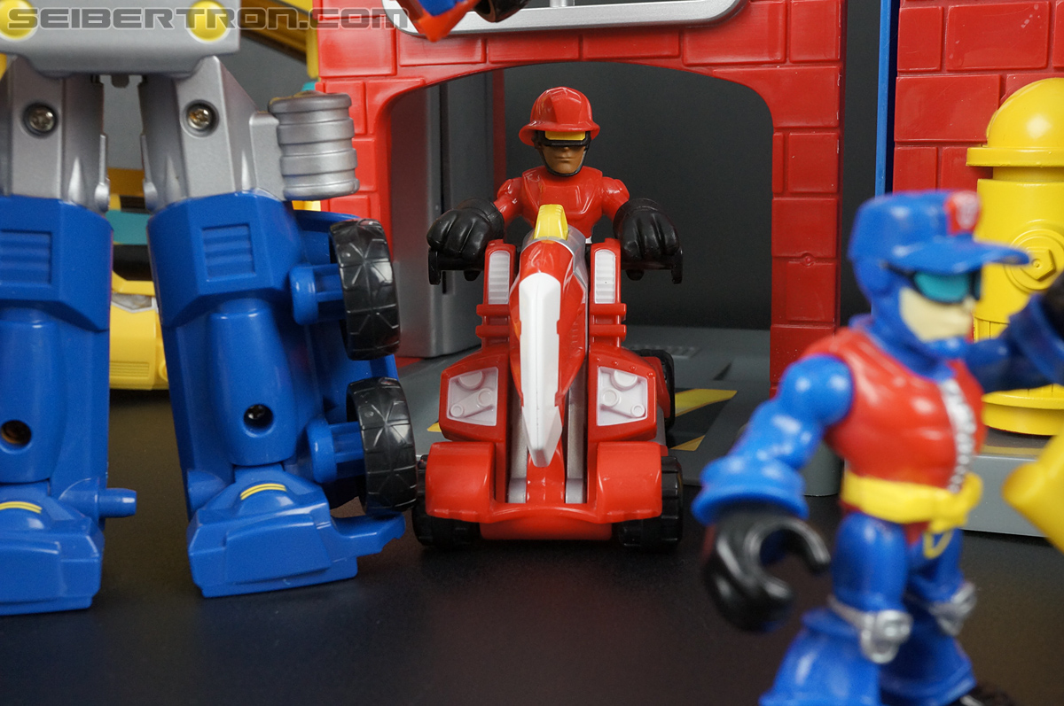 Transformers Rescue Bots Fire Station Prime (Image #113 of 136)