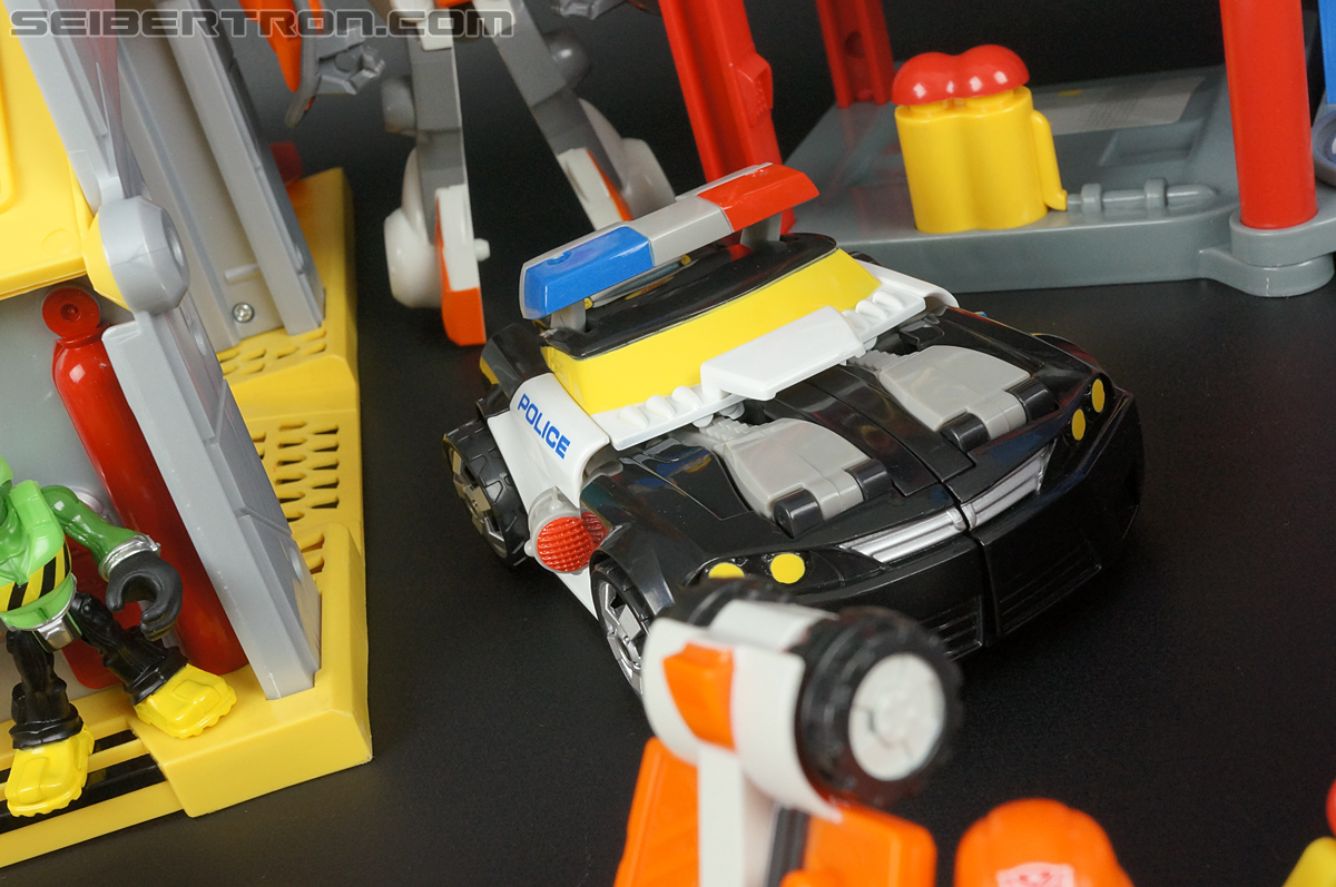 Transformers Rescue Bots Fire Station Prime (Image #131 of 136)