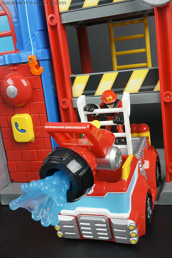Transformers Rescue Bots Heatwave the Fire-Bot (Fire Station Prime) (Image #55 of 64)