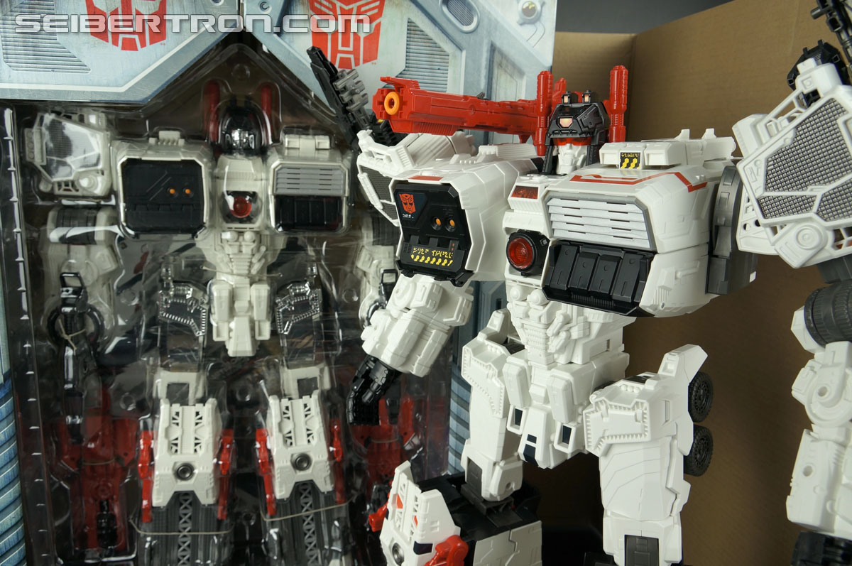 Transformers Comic-Con Exclusives Metroplex (Image #34 of 363)