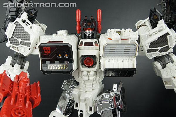 Transformers Comic-Con Exclusives Metroplex (Image #335 of 363)