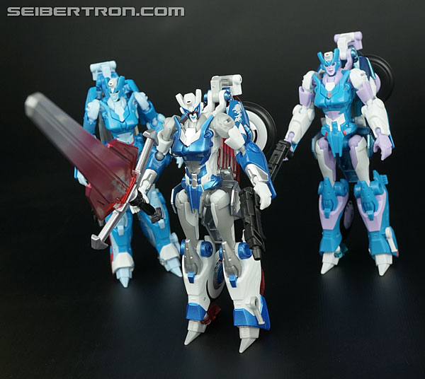 Transformers Comic-Con Exclusives Combiner Hunters Chromia (Image #92 of 120)
