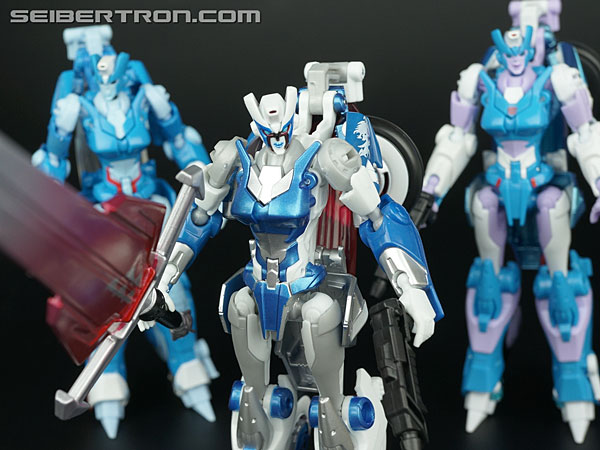 Transformers Comic-Con Exclusives Combiner Hunters Chromia (Image #94 of 120)