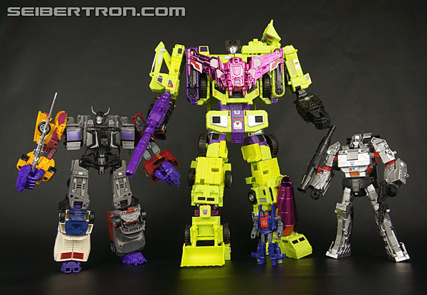 Transformers News: Twincast / Podcast Episode #358 "Size Wars"