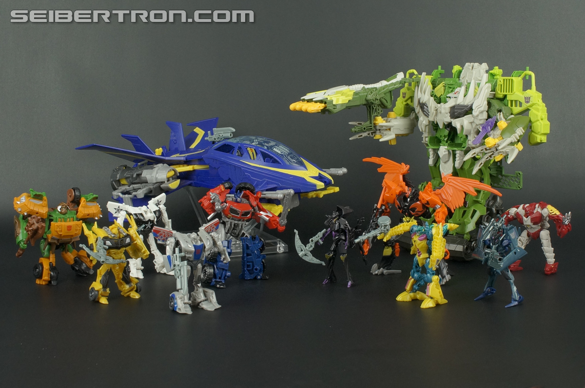 Transformers Beast Hunters Optimus Prime Commander Action Figure