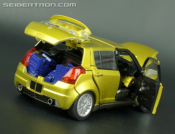 Transformers Alternity Goldbug (Throttle Gold) (Gold Bug (Throttle Gold)) (Image #39 of 126)