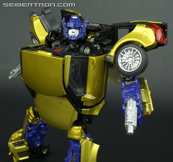 Transformers Alternity Goldbug (Throttle Gold) (Gold Bug (Throttle Gold)) (Image #93 of 126)