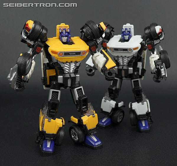 Transformers Toyota FJ Cruiser Optimus Prime (Yellow) Toy Gallery