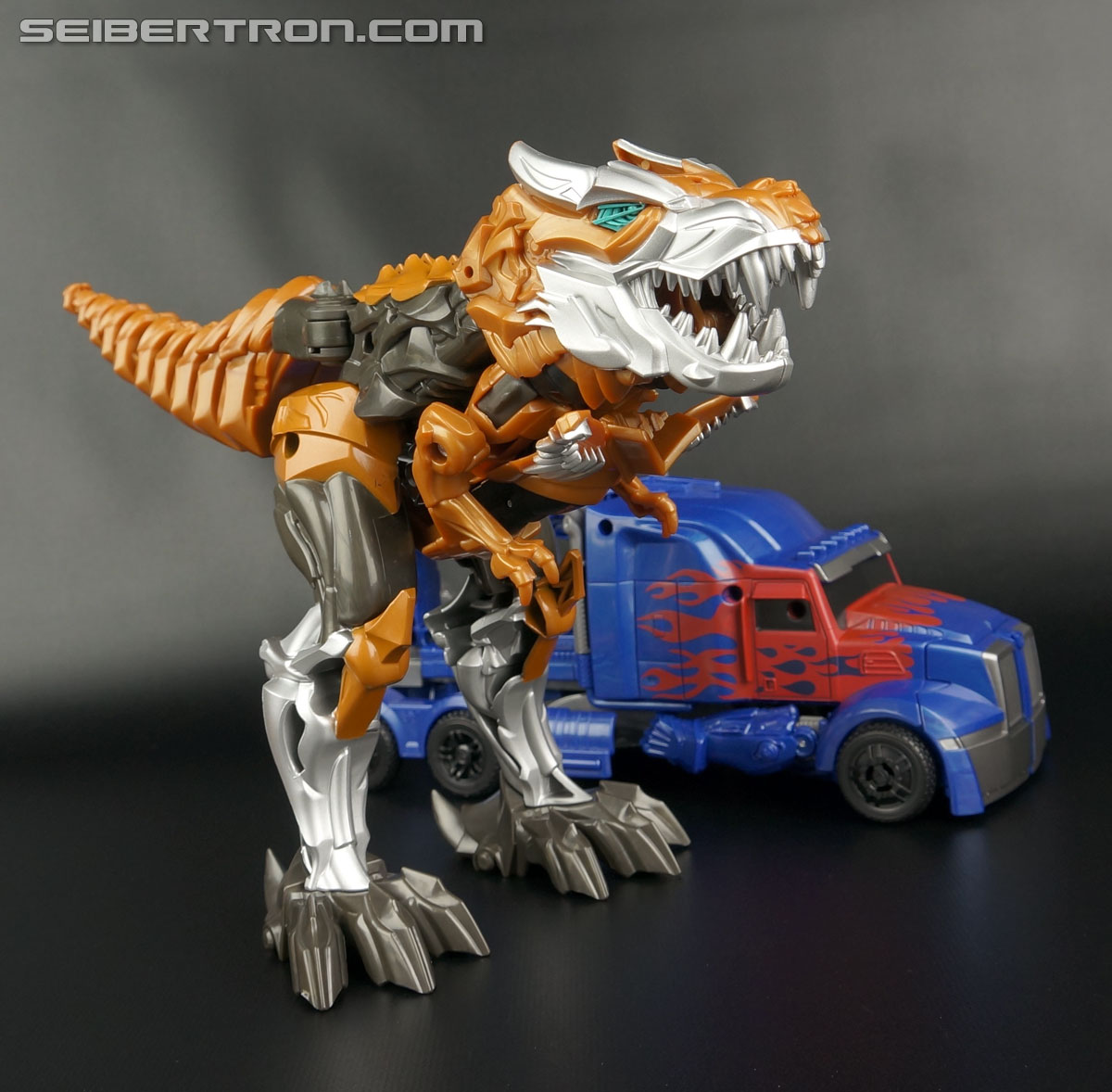 Transformers Age of Extinction: Robots In Disguise Flip and Change Grimlock (Image #32 of 80)