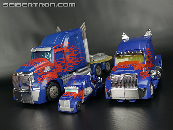 Transformers Age of Extinction: Robots In Disguise One-Step Optimus Prime (Image #15 of 90)
