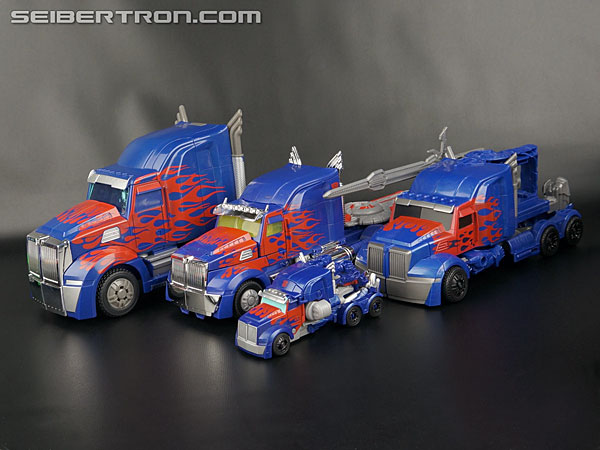 Transformers Age of Extinction: Robots In Disguise Smash and Change Optimus Prime (Image #41 of 81)