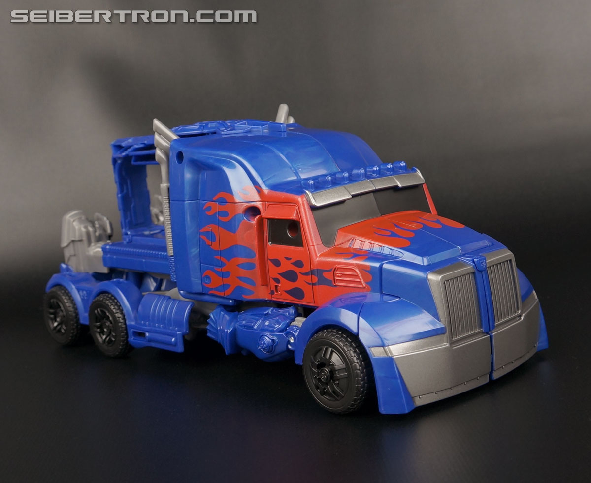 Transformers Age of Extinction: Robots In Disguise Smash and Change Optimus Prime (Image #30 of 81)