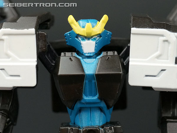Transformers: Robots In Disguise Patrol Mode Strongarm gallery