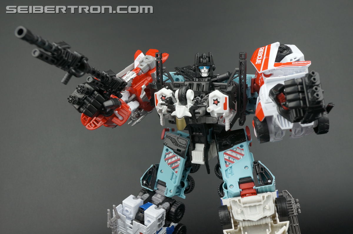 transformers combiner wars toys defensor