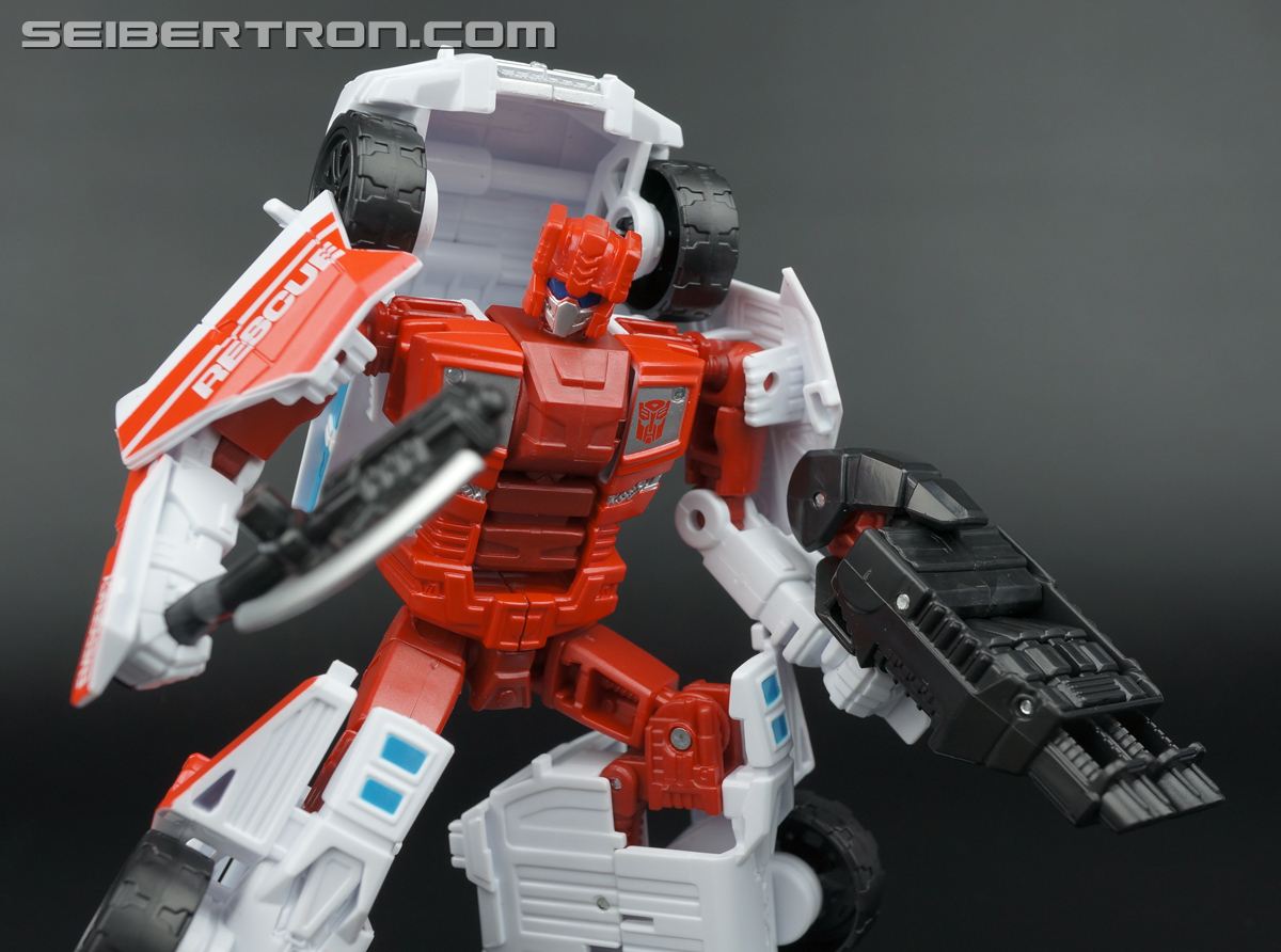 Transformers Generations Combiner Wars First Aid (Image #98 of 137)