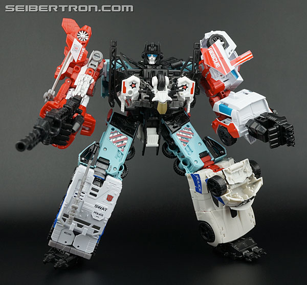 transformers combiner wars toys defensor