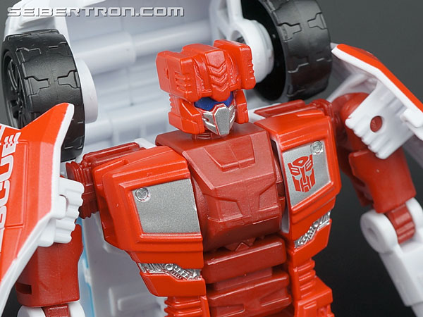transformers first aid combiner wars