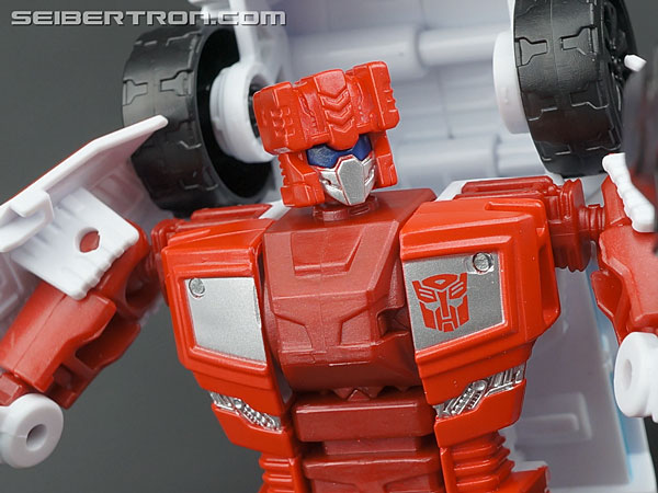 transformers first aid combiner wars