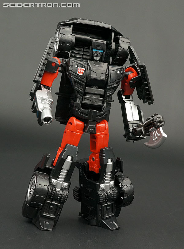 transformers trailbreaker toy