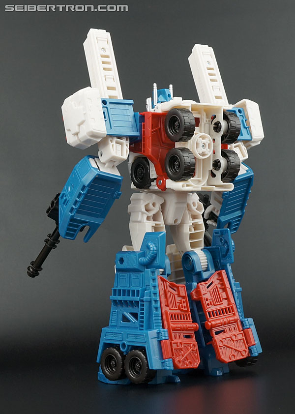 Transformers Generations Combiner Wars Ultra Magnus (Image #98 of 207)