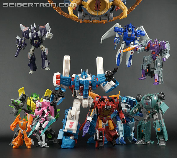 Transformers Generations Combiner Wars Ultra Magnus Toy Gallery (Image ...