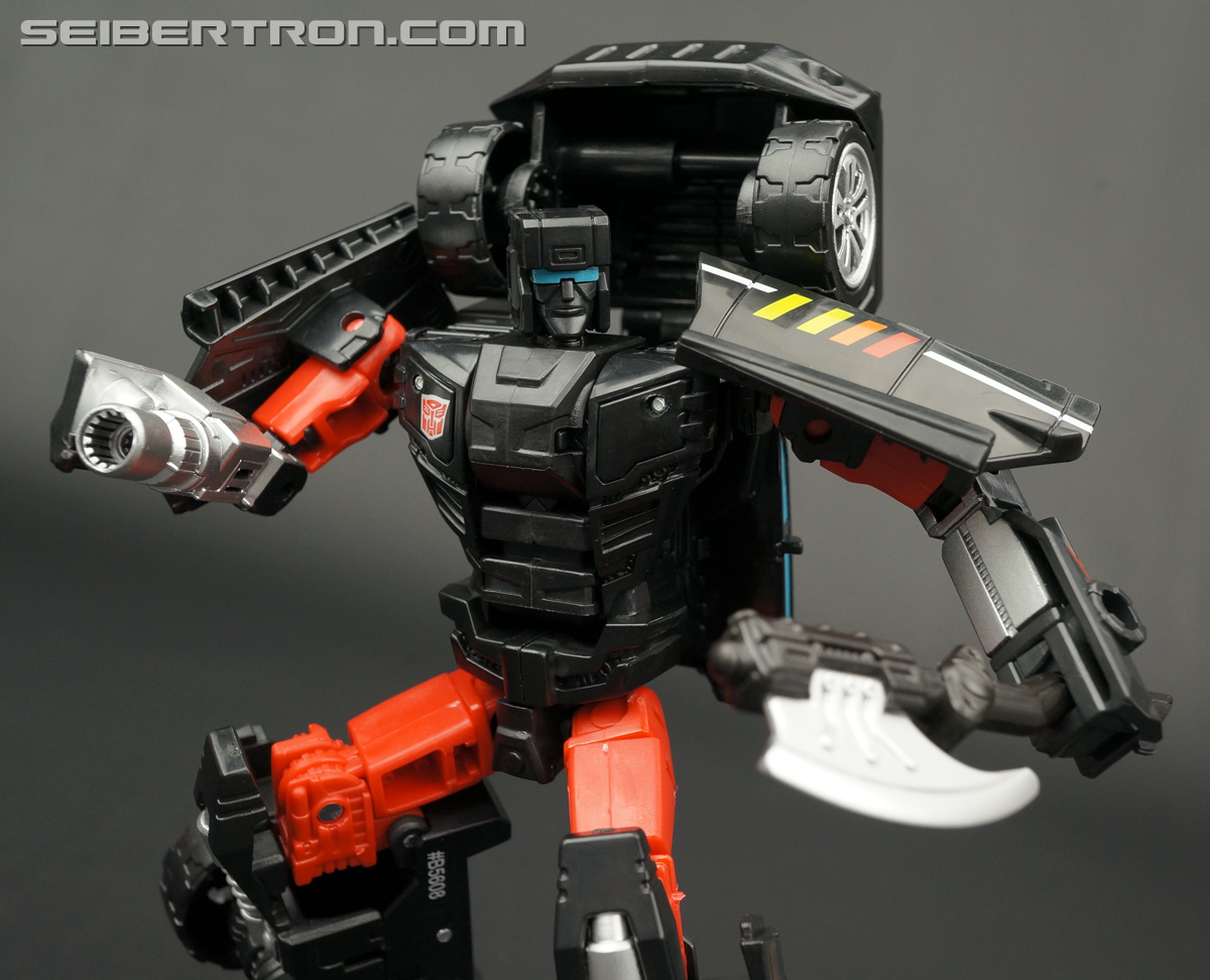 transformers trailbreaker toy