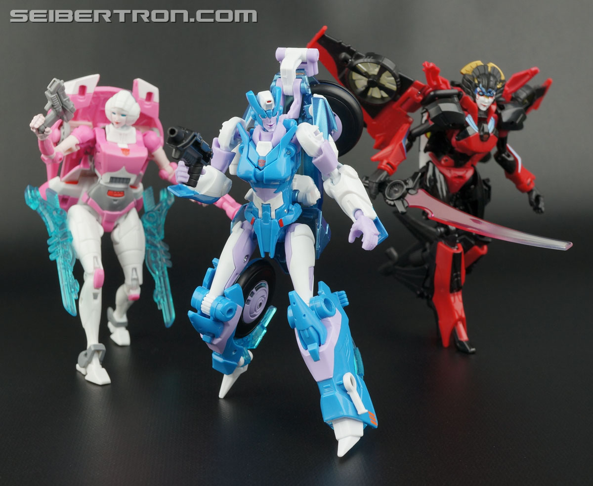 transformers cyberverse chromia toy