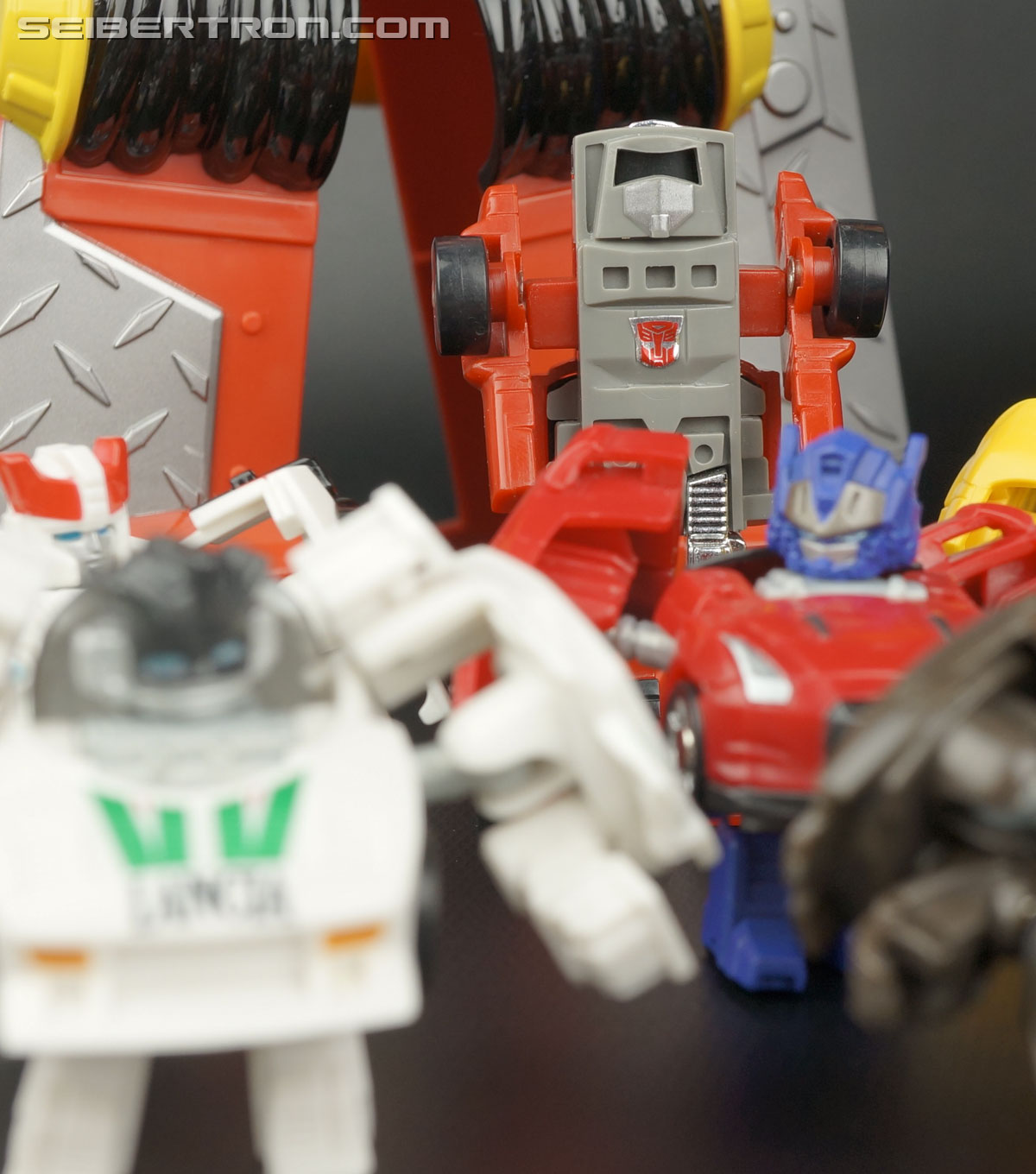 Q-Transformers Wheeljack (Image #89 of 92)