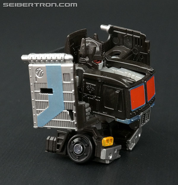 Q-Transformers Black Convoy (Black Optimus Prime) (Image #40 of 78)