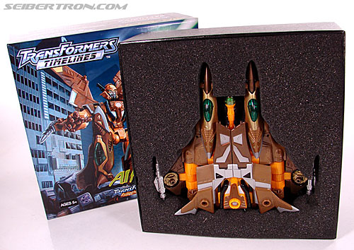 Transformers Club Exclusives Airazor (Chromia 10 Pilot) (Image #20 of 132)
