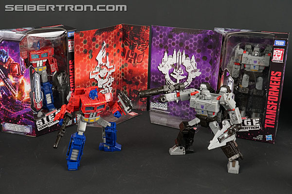 Transformers News: New Gallery: Transformers War for Cybertron: Siege Voyager Megatron