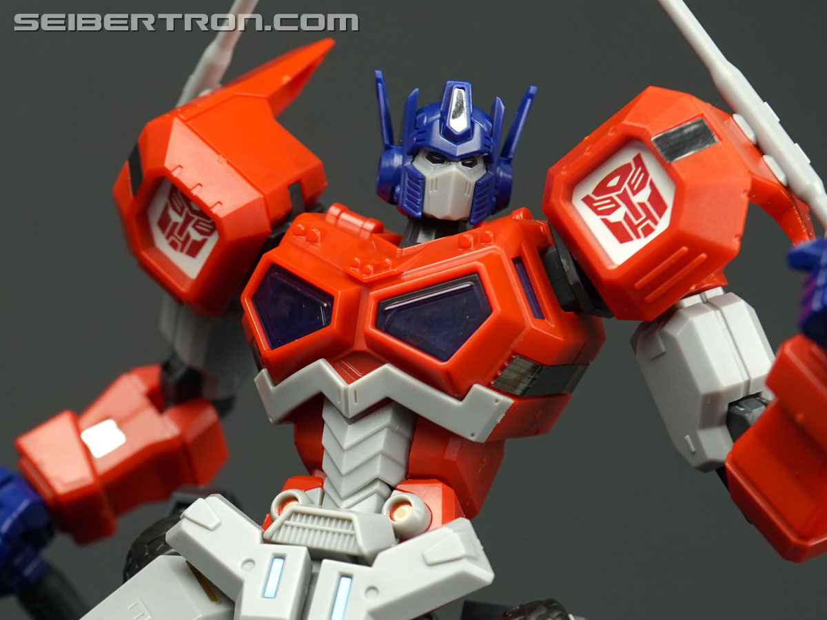 Transformers Flame Toys Optimus Prime (Attack Mode) (Image #83 of 128)