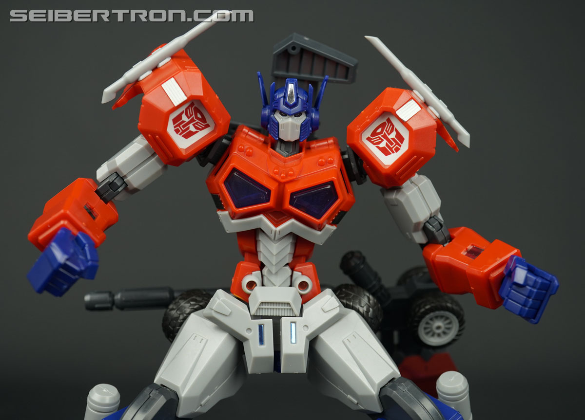 Transformers Flame Toys Optimus Prime (Attack Mode) Toy Gallery (Image