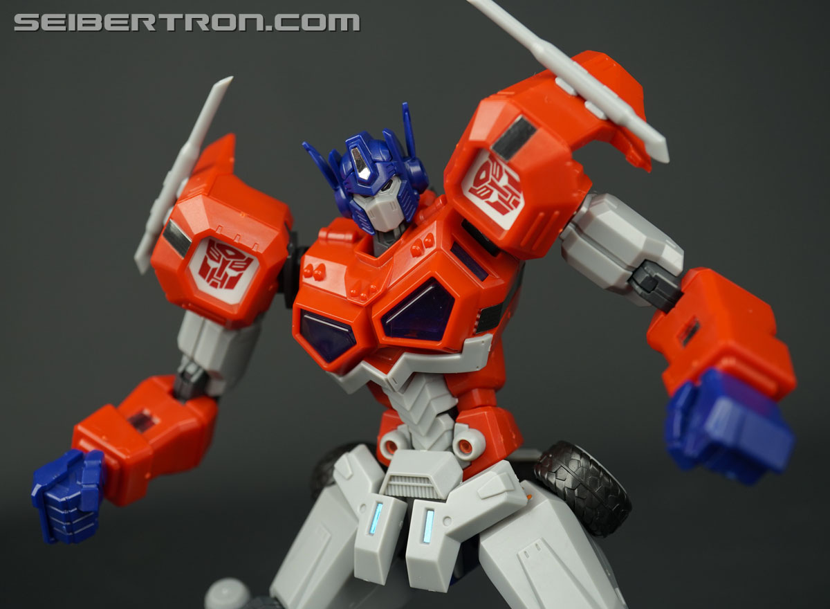 Transformers Flame Toys Optimus Prime (Attack Mode) (Image #99 of 128)